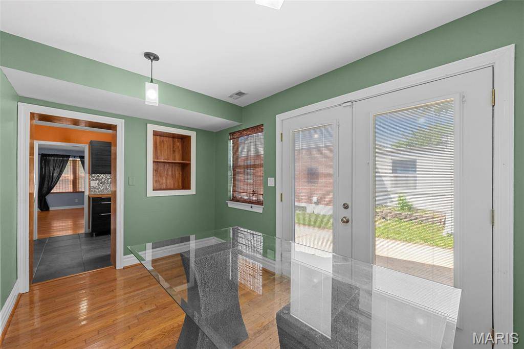 St Louis, MO 63119,8261 Watson RD