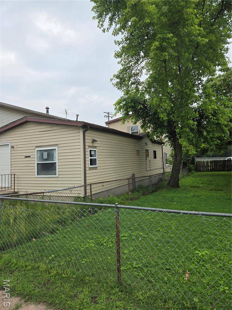 Madison, IL 62060,305 Meredocia ST