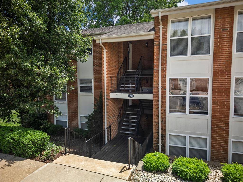 Kirkwood, MO 63122,1946 Greenpoint DR #101