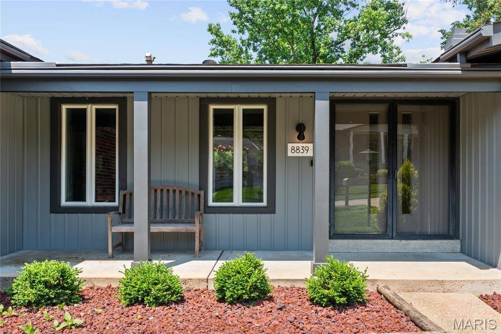 St Louis, MO 63123,8839 Forest Heights DR