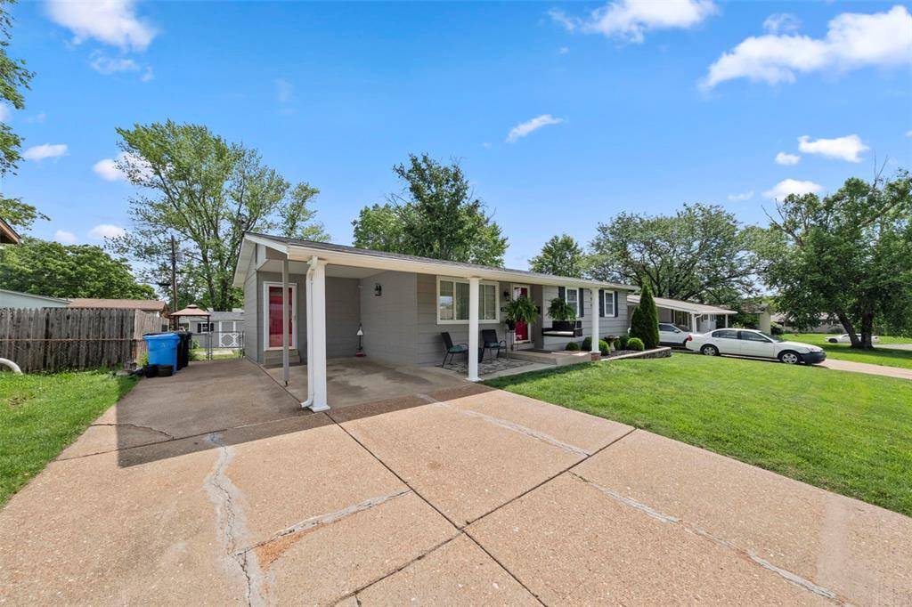 Florissant, MO 63031,1365 Yaqui DR