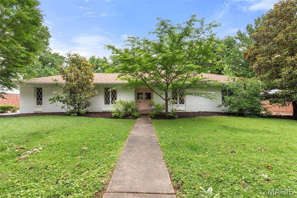 Warson Woods, MO 63122,807 Havenwood CT