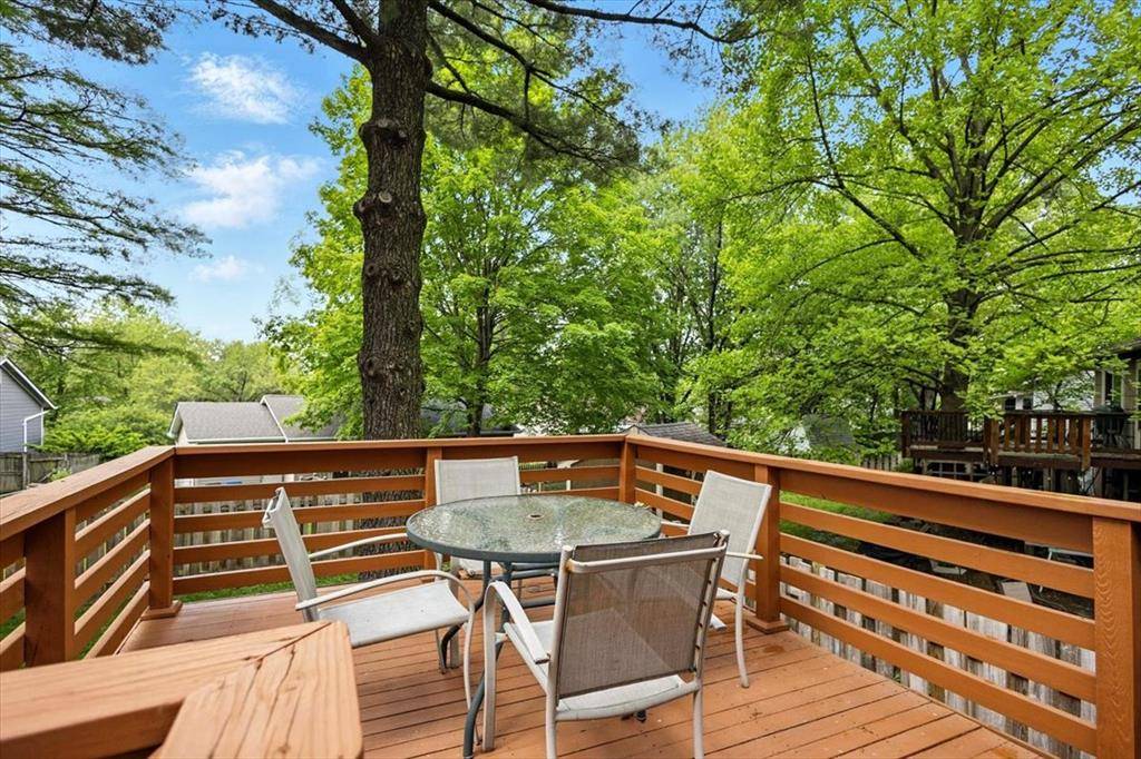 Maryland Heights, MO 63043,2375 Meadowpark CT