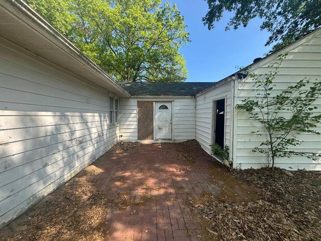 Staunton, IL 62088,902 S Hackman ST