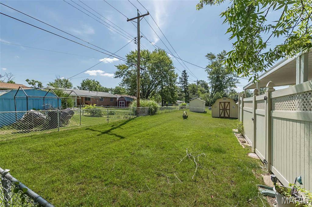 Florissant, MO 63031,465 Falcon DR