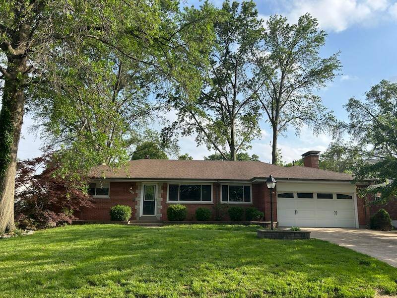 St Louis, MO 63123,6100 Deerwood DR