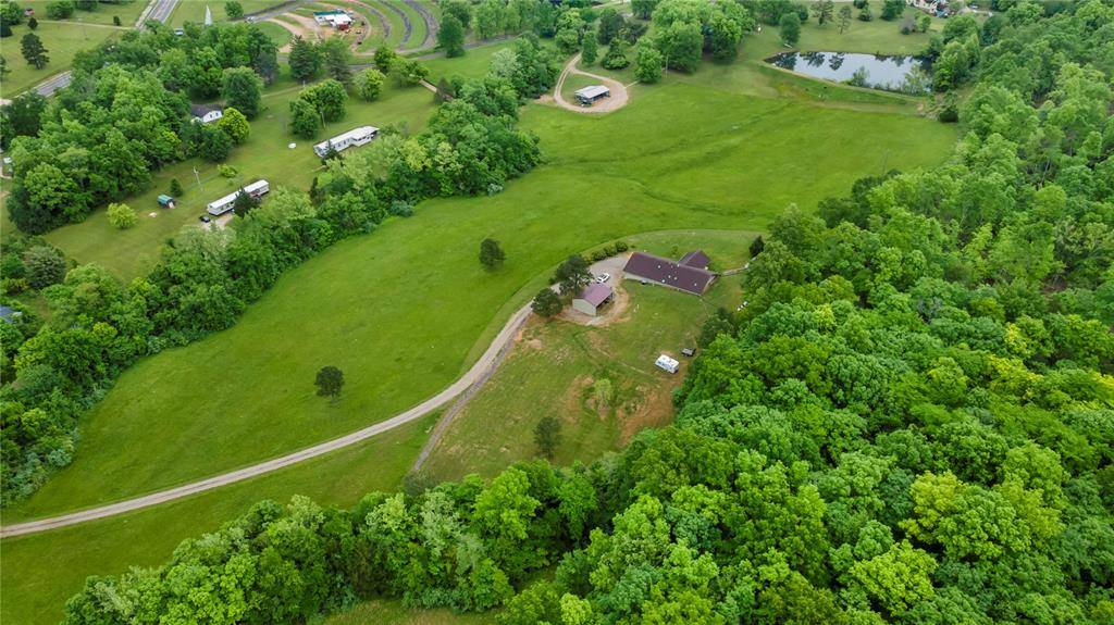 Piedmont, MO 63957,86 Private Rd 34-139
