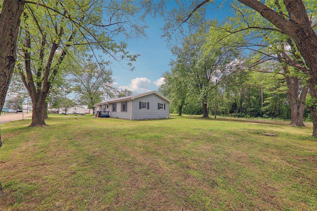 Hillsboro, IL 62049,307 18th ST