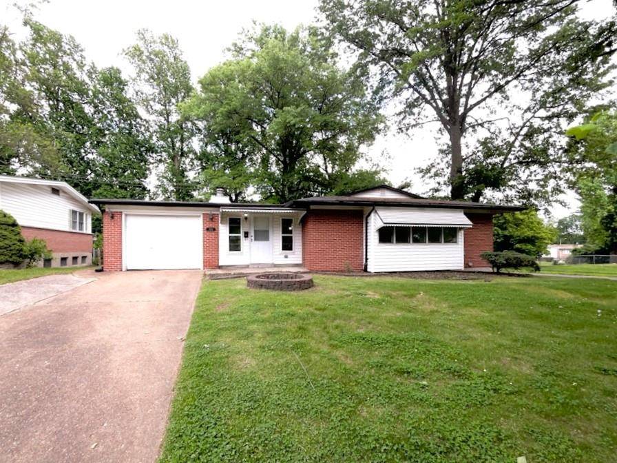 Florissant, MO 63033,1590 Bay Meadows DR