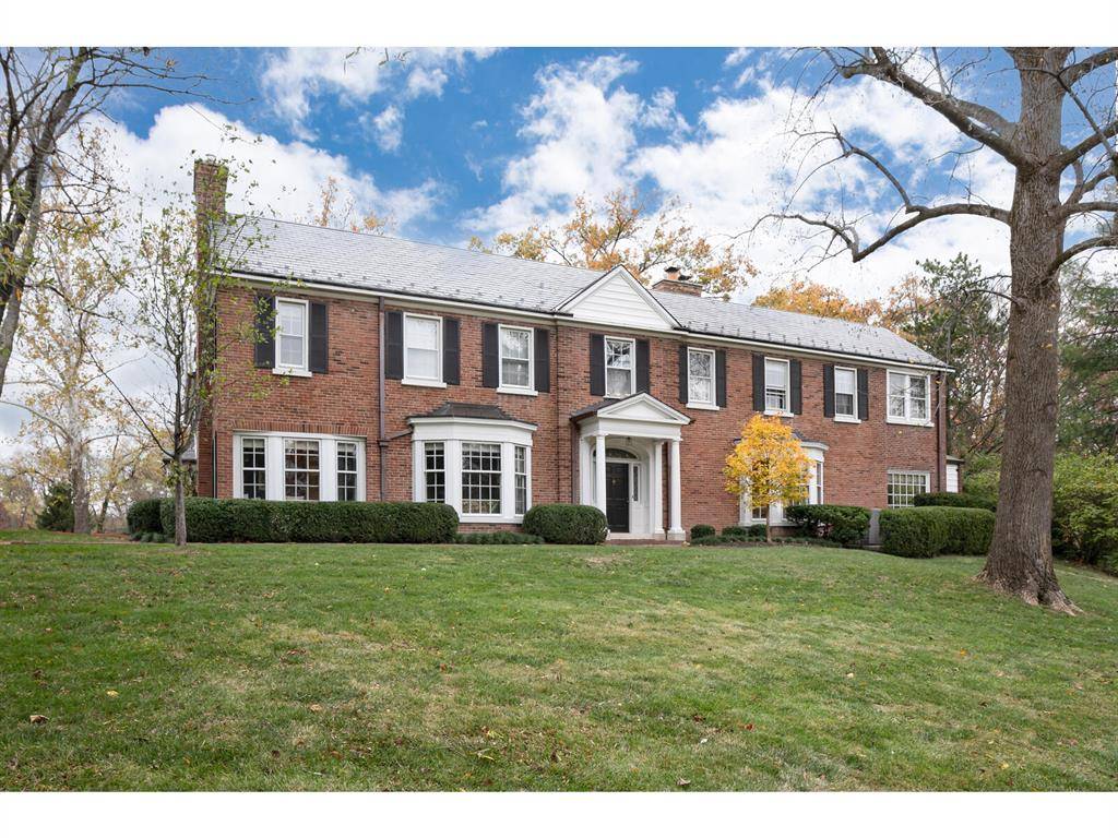 Ladue, MO 63124,15 Briarcliff RD
