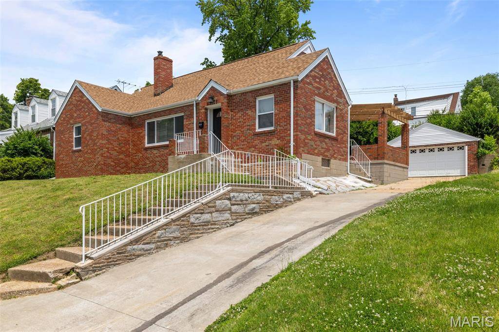 Northwoods, MO 63121,6939 Roland BLVD