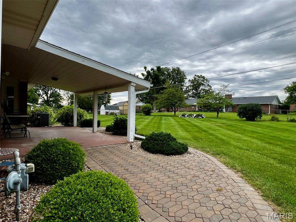 Palmyra, MO 63461,403 Sutton DR