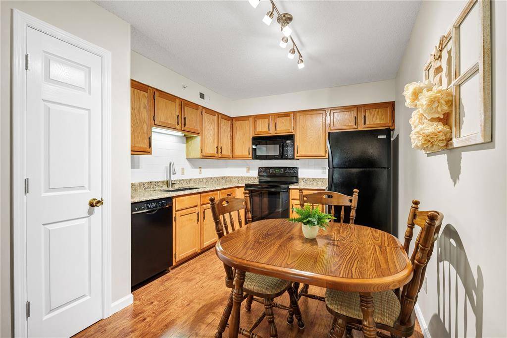 Manchester, MO 63088,3425 Country Stone Manor DR #H