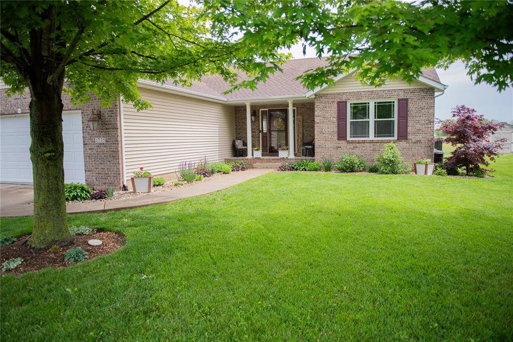 Worden, IL 62097,1735 Fountainbleu DR