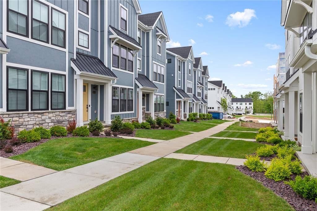 Chesterfield, MO 63005,16505 Honey Locust DR