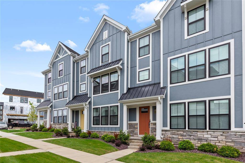 Chesterfield, MO 63005,16505 Honey Locust DR