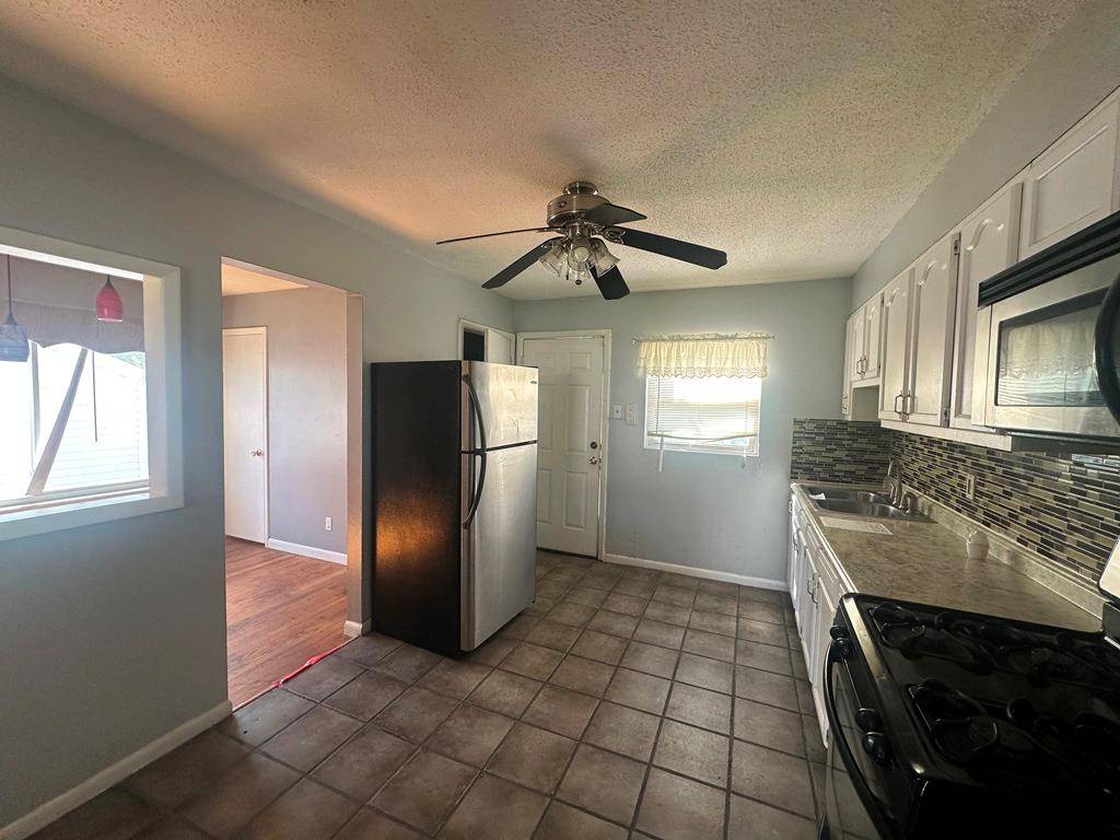 Jennings, MO 63136,9108 Saint Cyr
