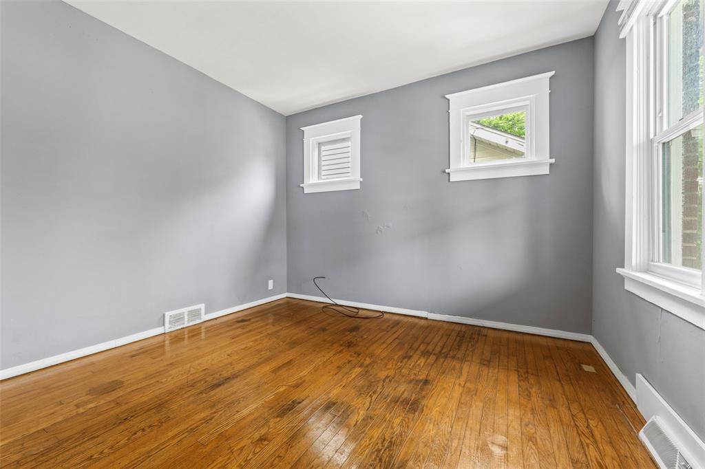 Pagedale, MO 63133,7348 Grand DR