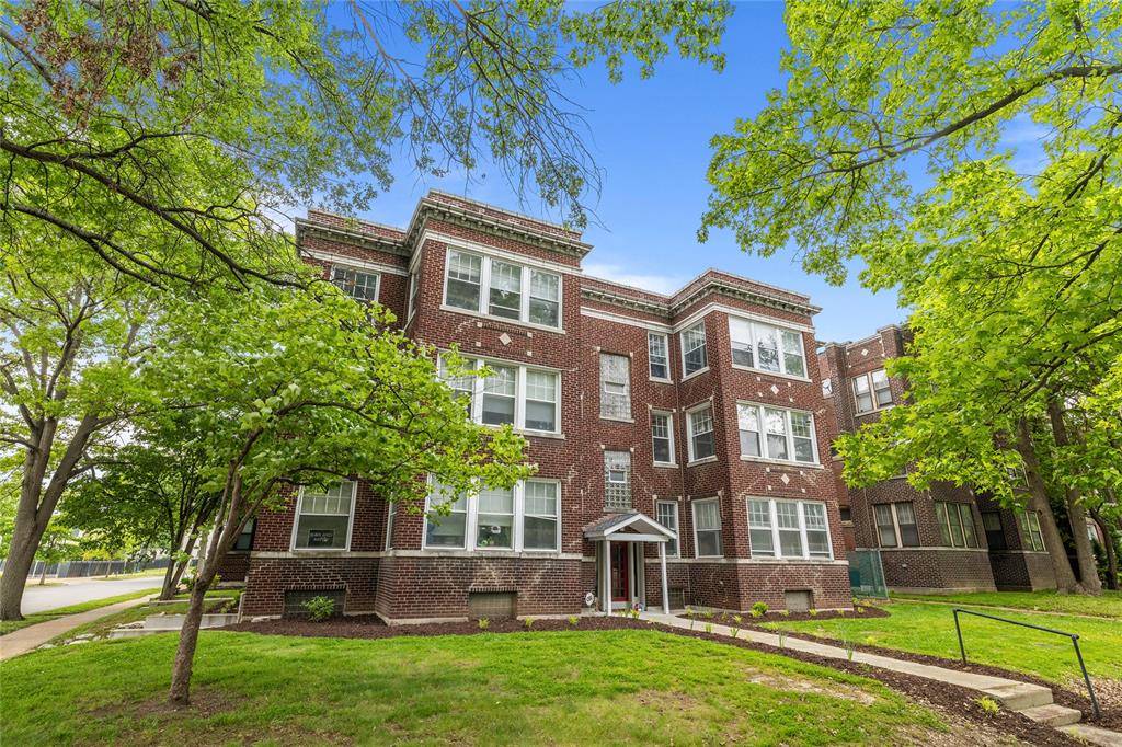University City, MO 63130,701 Limit AVE