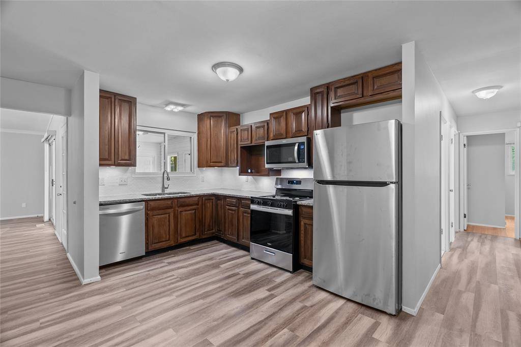 Florissant, MO 63033,3270 Hermoso DR