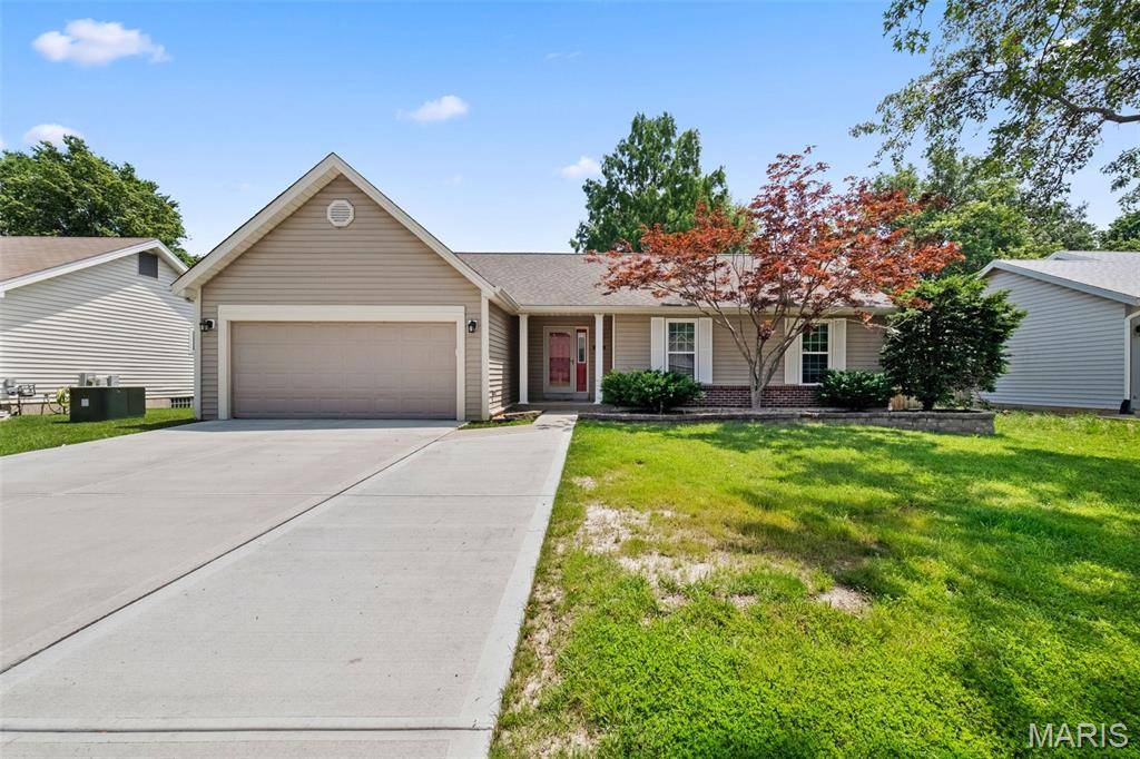 St Peters, MO 63376,3060 Almond Tree DR