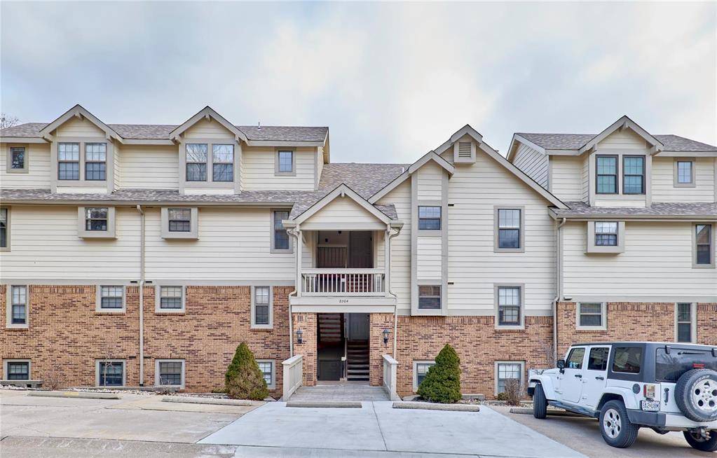 Maryland Heights, MO 63043,2304 Yellowstone Park CT #E
