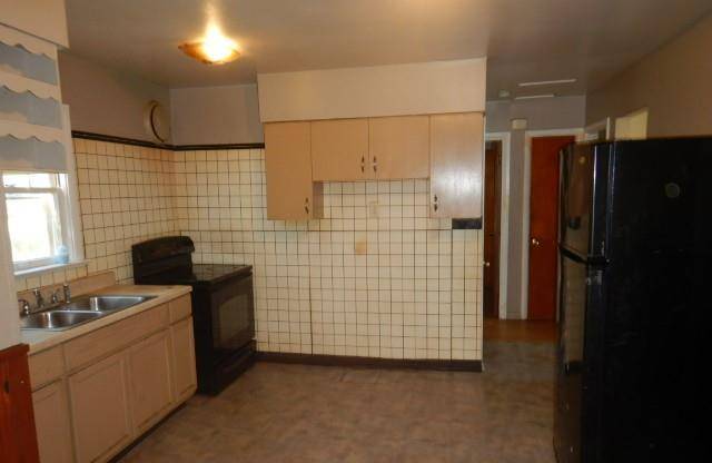 St Louis, MO 63136,8943 Cozens AVE