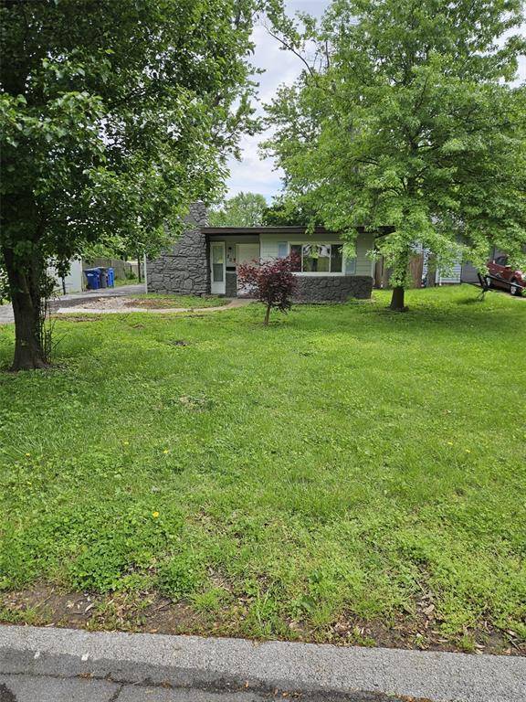 Florissant, MO 63031,20 Redwood DR