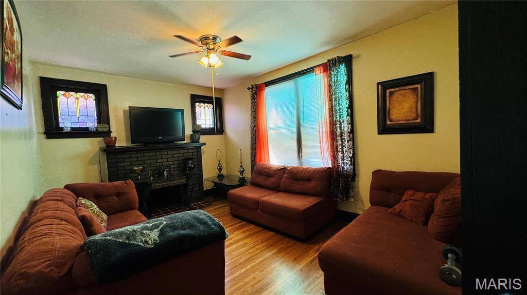 St Louis, MO 63111,5042 Louisiana AVE