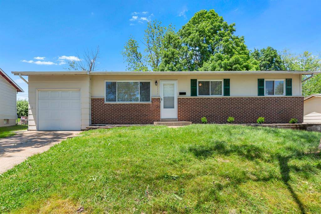 Florissant, MO 63031,2065 Splendor DR