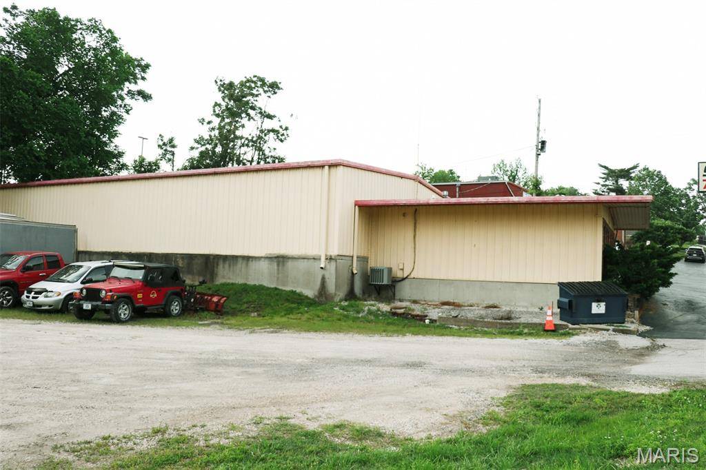 Festus, MO 63028,107 S Mill