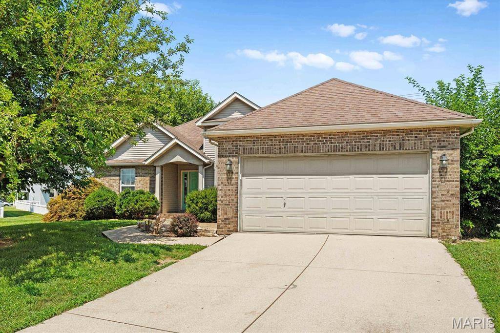 Belleville, IL 62221,651 Glen Mor
