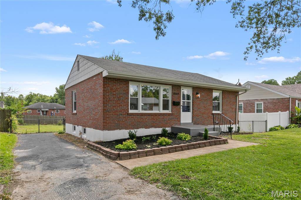 University City, MO 63132,8364 Fullerton AVE