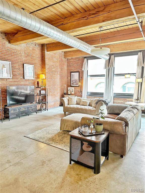 St Louis, MO 63101,1015 Washington AVE #402