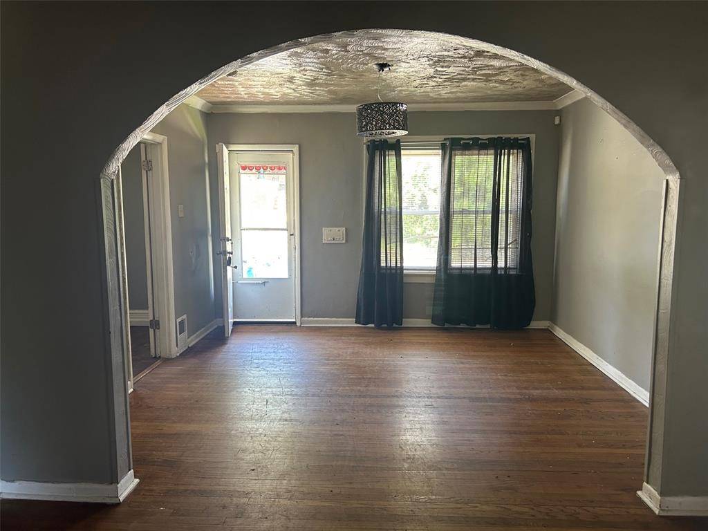 Northwoods, MO 63121,3838 Avondale AVE