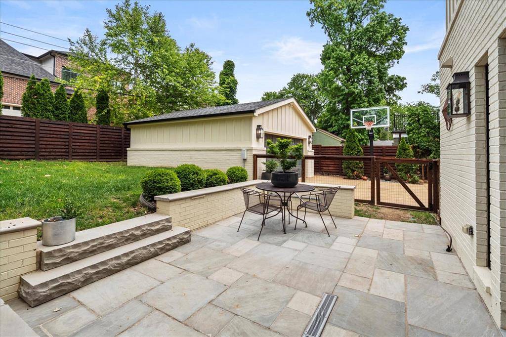 Clayton, MO 63105,8033 Seminole DR