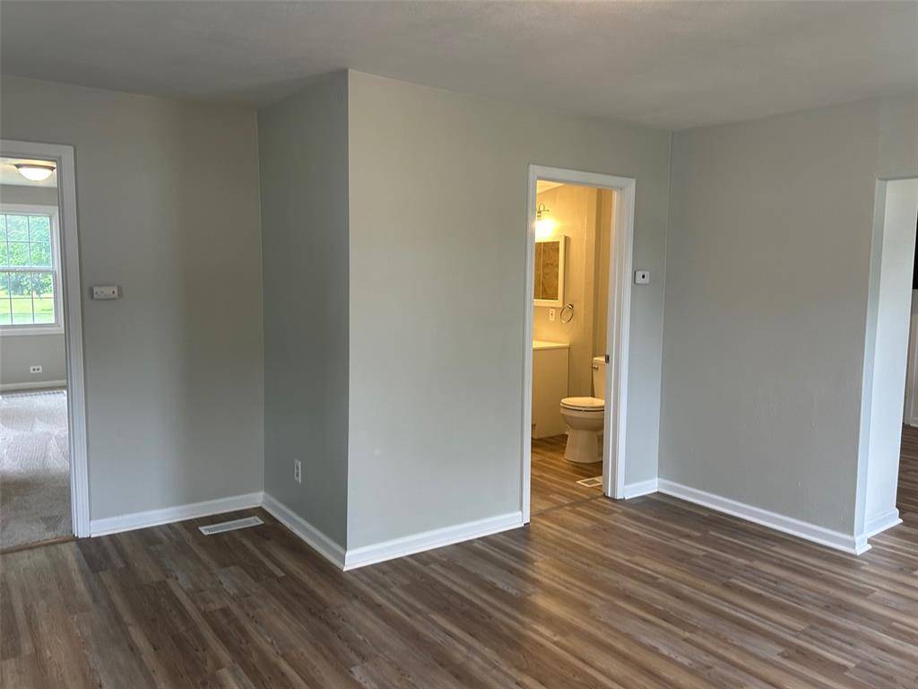 Belleville, IL 62221,1910 E B ST E