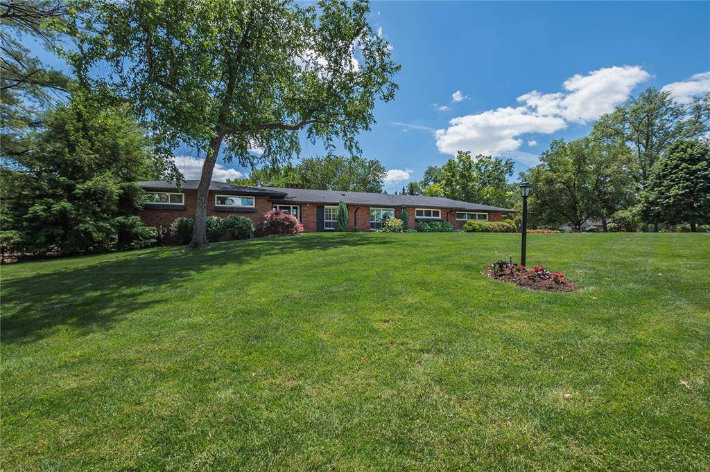 Frontenac, MO 63131,23 Vouga LN
