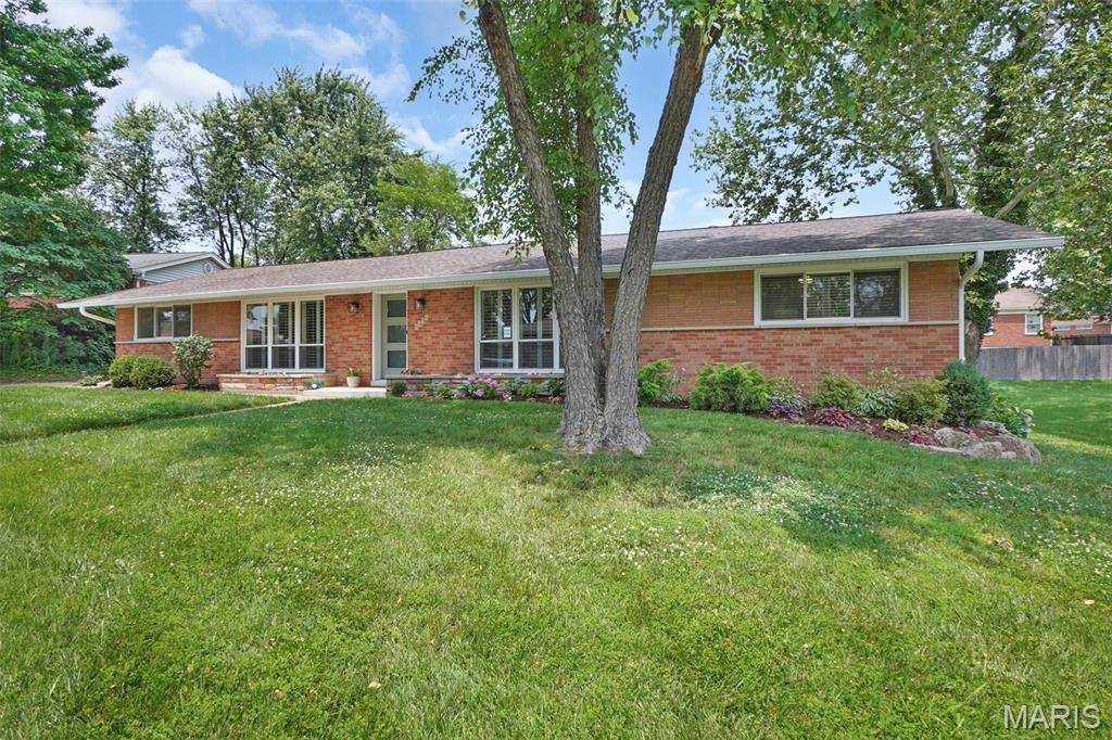St Louis, MO 63132,9431 Engel LN