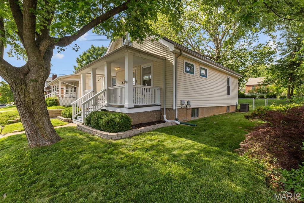 Brentwood, MO 63144,8515 Florence AVE