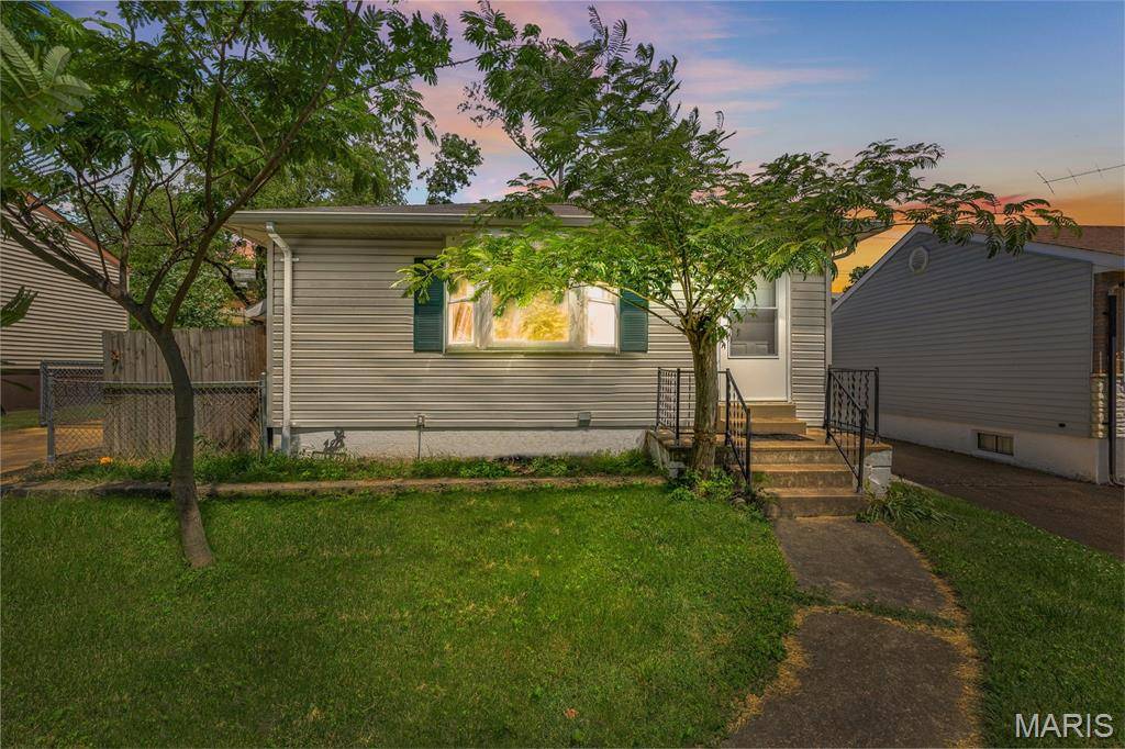 St Louis, MO 63123,9544 Dana AVE