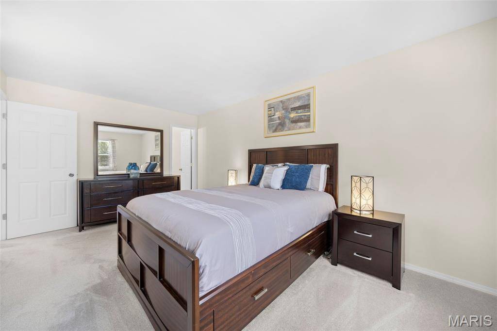 St Peters, MO 63376,5 W Douglas DR