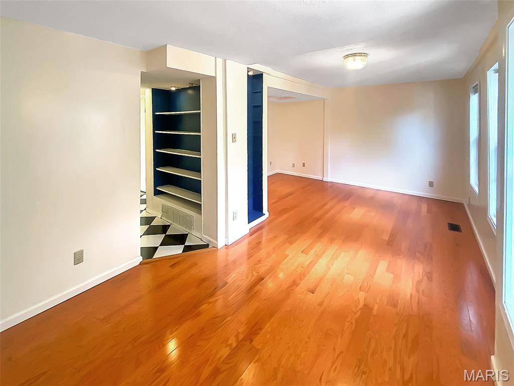 Shrewsbury, MO 63119,7318 Brunswick AVE