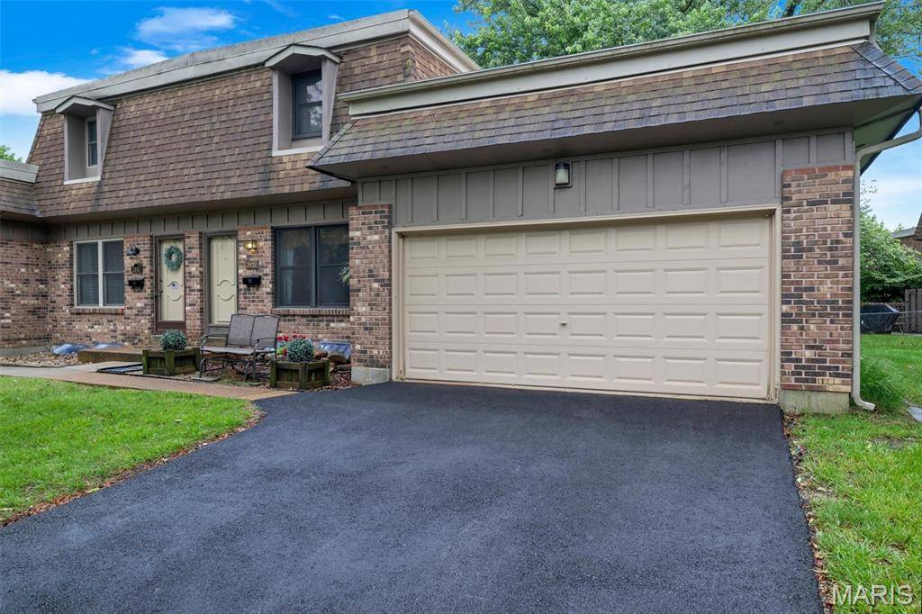 Maryland Heights, MO 63043,2457 Charente DR