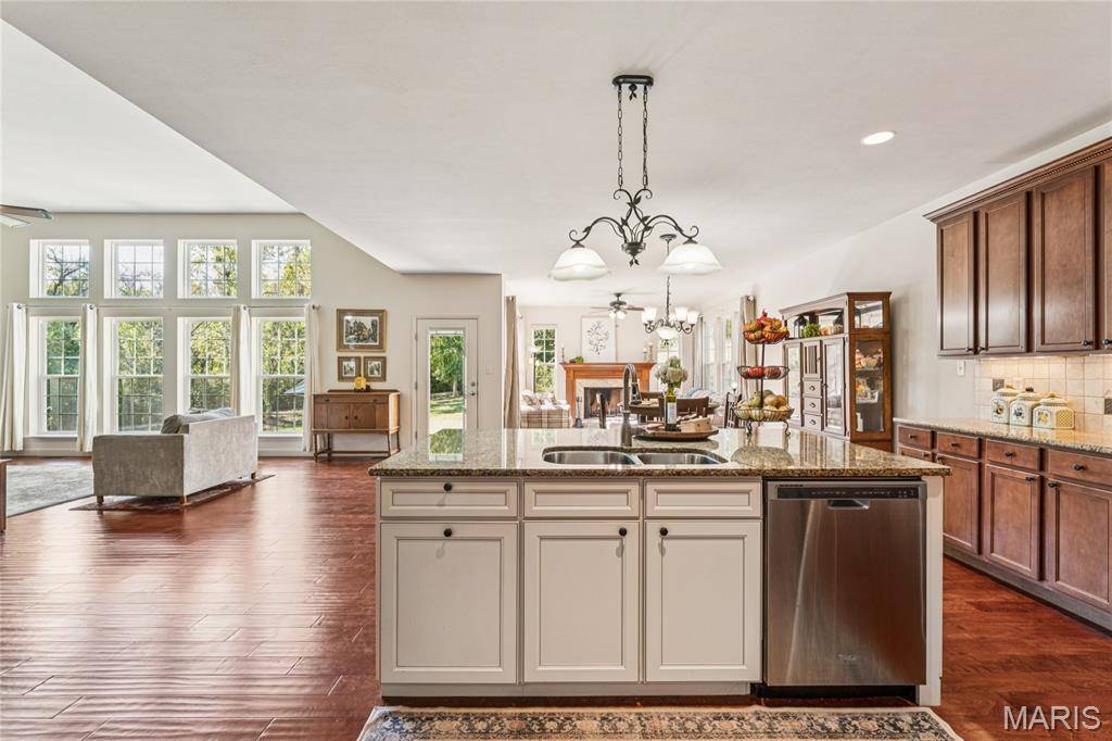 Chesterfield, MO 63005,409 Griffith LN