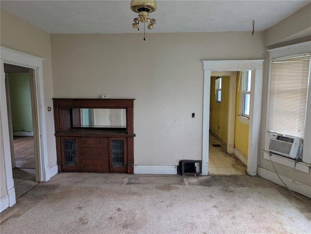 Gillespie, IL 62033,115 W Maple ST