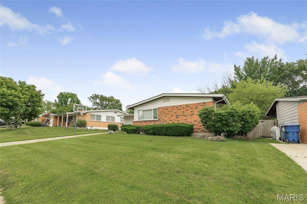 Florissant, MO 63033,1540 Horseshoe DR