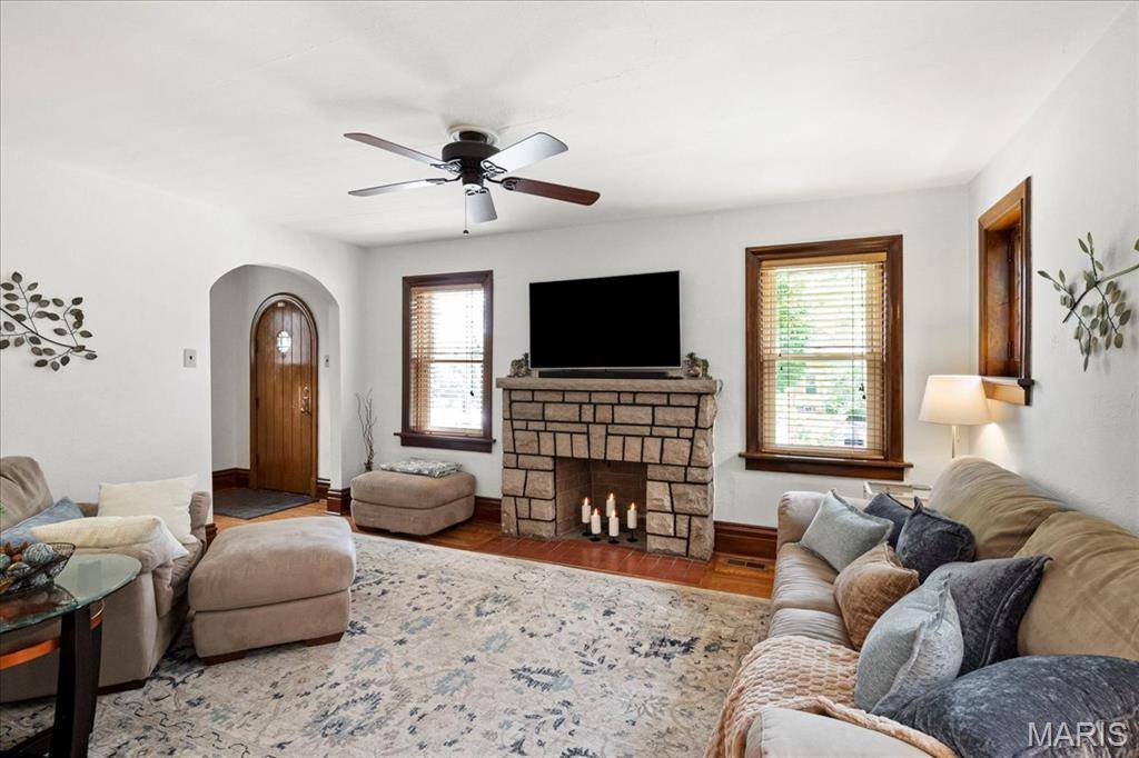 St Louis, MO 63109,5341 Lindenwood Avenue
