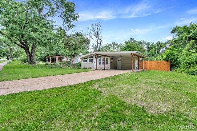 St Louis, MO 63126,1352 Liggett DR