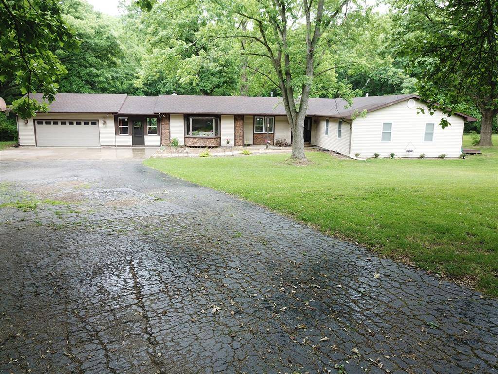 Louisiana, MO 63353,12187 Pike 162